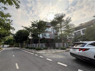 Bán bt hoa viên, kđt đặng xá diện tích 252m2 mặt tiền 11,5m giá 34 tỷ sân