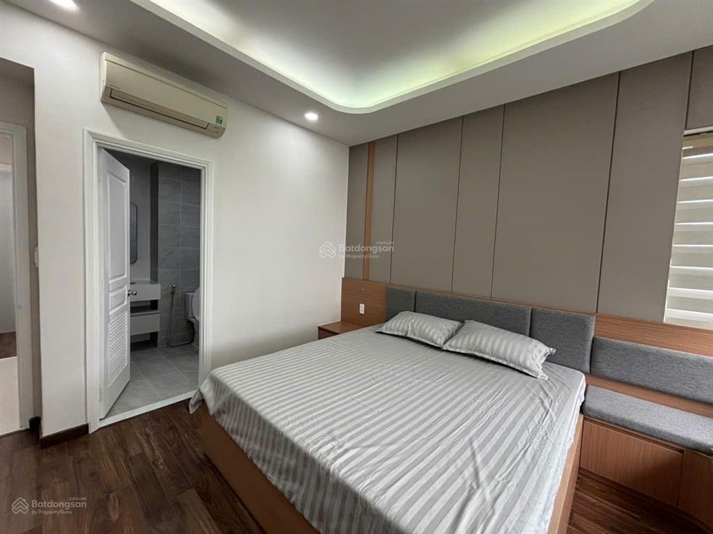 Chính chủ cần bán nhanh căn hộ cosmo dt 125m2, 3pn, 2wc, giá 6ty7 căn góc  0938 607 ***