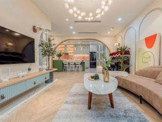 Cho thuê căn hộ 2pn sunshine city 83m2 view sông hồng, full nội thất giá 18tr.  0917 673 ***
