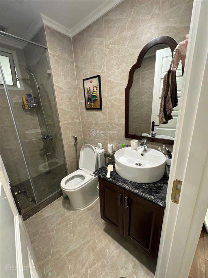 Bán căn 3pn  120m2 view công viên và hồ tây, full nội thất cao cấp.  0917 673 ***