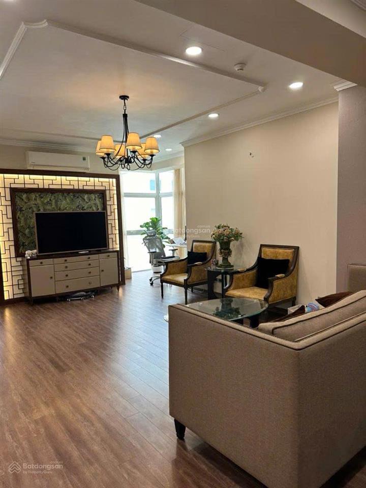 Bán căn 3pn  120m2 view công viên và hồ tây, full nội thất cao cấp.  0917 673 ***
