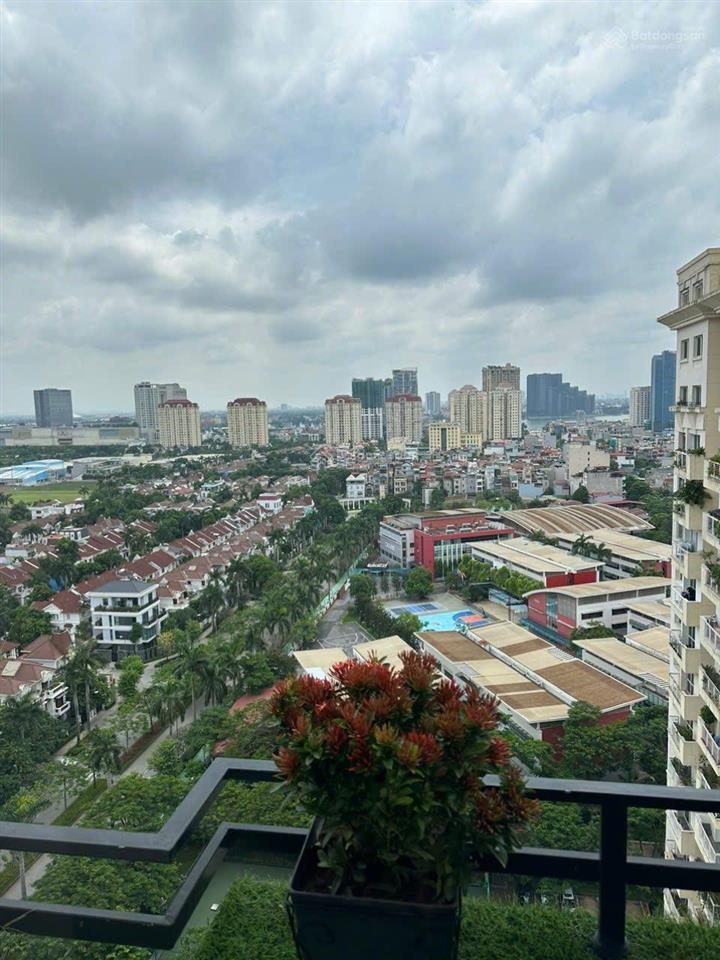 Bán căn 3pn  120m2 view công viên và hồ tây, full nội thất cao cấp.  0917 673 ***