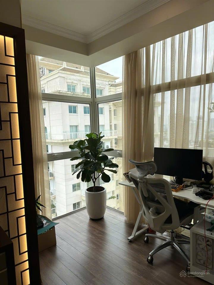 Bán căn 3pn  120m2 view công viên và hồ tây, full nội thất cao cấp.  0917 673 ***