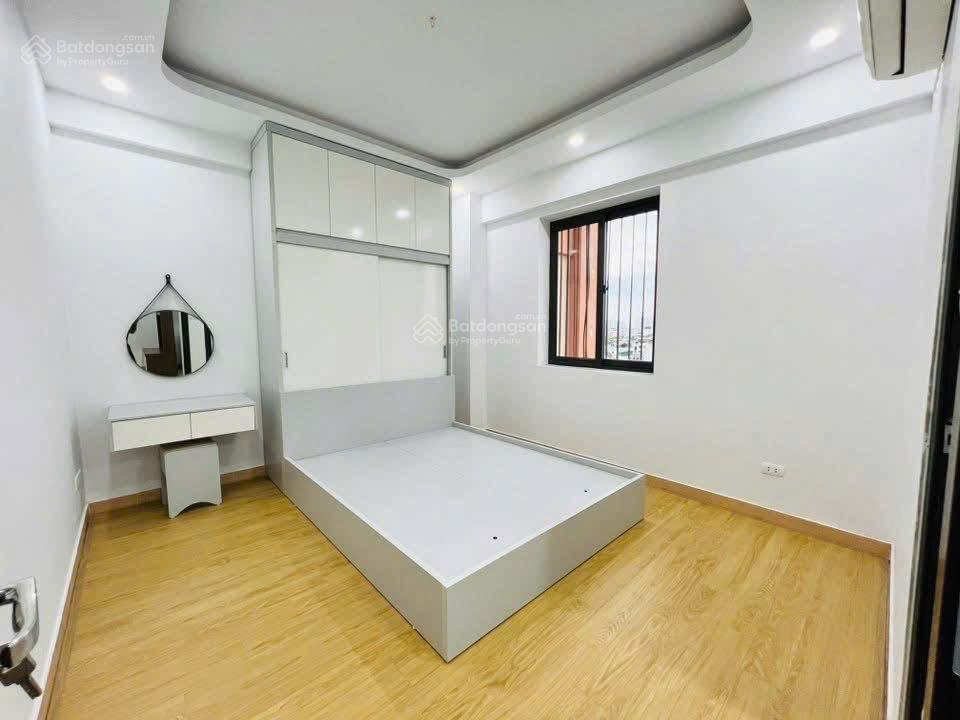 Bán căn 2 phòng ngủ  chung cư 89 thịnh liệt tòa nhà hồng hà. view hồ linh đàm