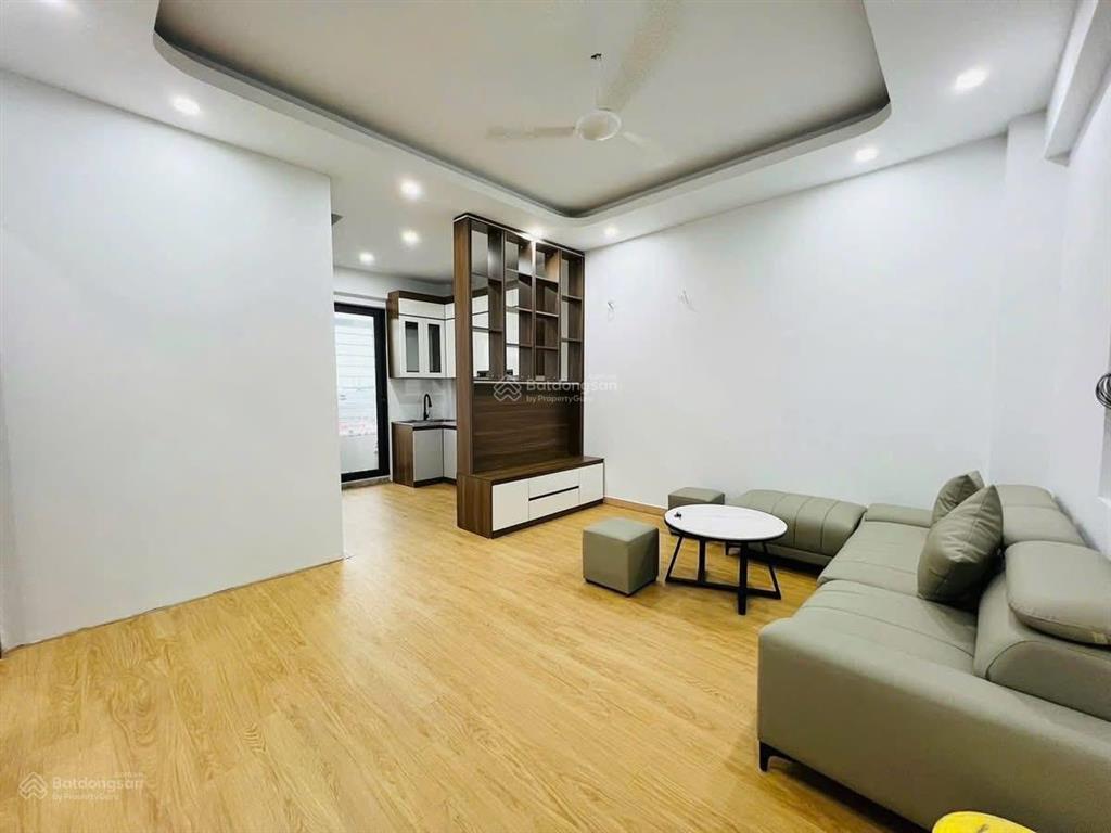 Bán căn 2 phòng ngủ  chung cư 89 thịnh liệt tòa nhà hồng hà. view hồ linh đàm