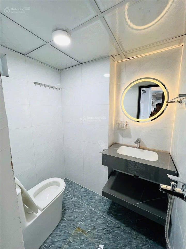 Bán căn 2 phòng ngủ  chung cư 89 thịnh liệt tòa nhà hồng hà. view hồ linh đàm