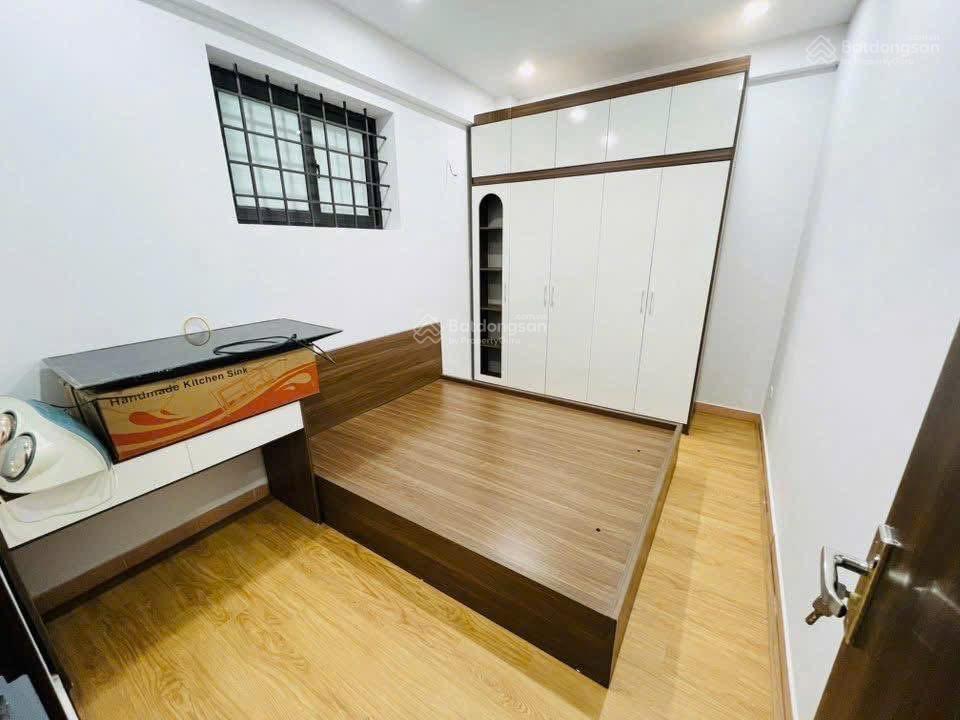 Bán căn 2 phòng ngủ  chung cư 89 thịnh liệt tòa nhà hồng hà. view hồ linh đàm