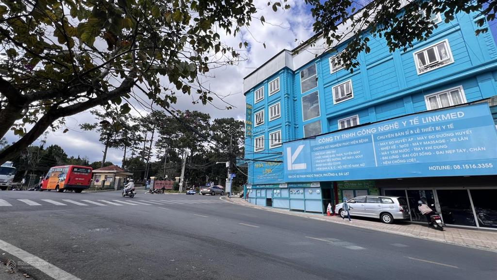 Cho thuê nhà góc 2 mặt tiền đường hải thượng  phạm ngọc thạch đối diện bệnh viện tỉnh lâm đồng