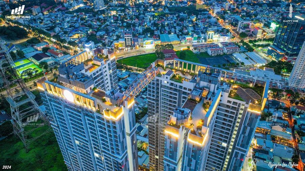 Bán gấp căn góc tầng cao 2pn 2wc 70m2 tại happy one central, có nội thất giá ngợp