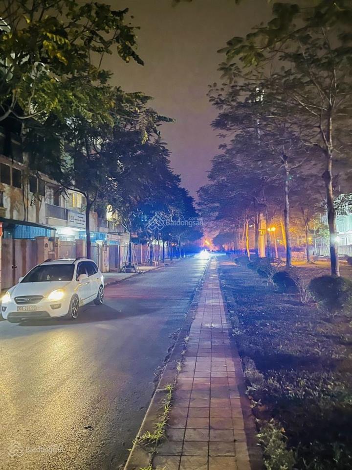Bán nhanh căn nhà liền kề hoàn thiện đẳng cấp full nội thất khu an hưng, dương nội  0904 333 ***