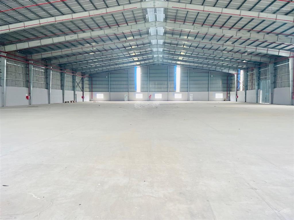 Cho thuê xưởng 8000m2, 400 triệu/tháng bến cát