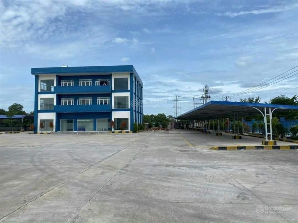 Cho thuê xưởng 10,000m2 600tr/th tân uyên 0907 838 ***