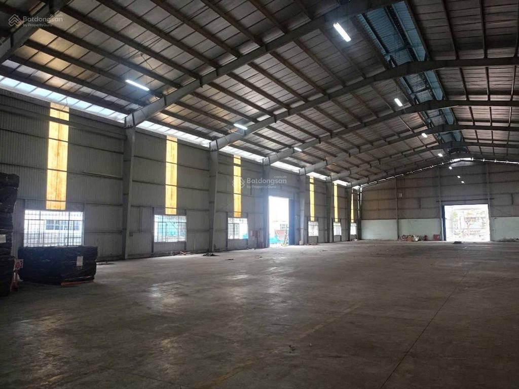 Cho thuê xưởng 3200m2, 330 triệu/tháng kcn dĩ an 0907 838 ***