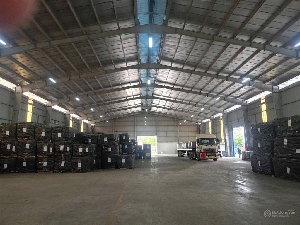 Cho thuê xưởng 3200m2, 330 triệu/tháng kcn dĩ an 0907 838 ***