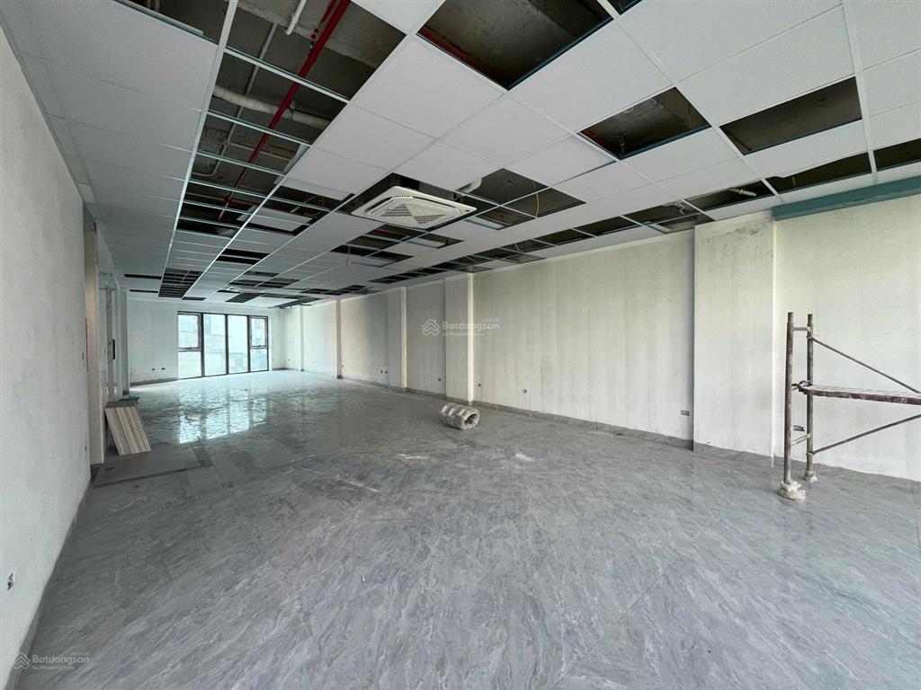 Cho thuê văn phòng nguyễn xiển 140m2, giá 20tr/tháng