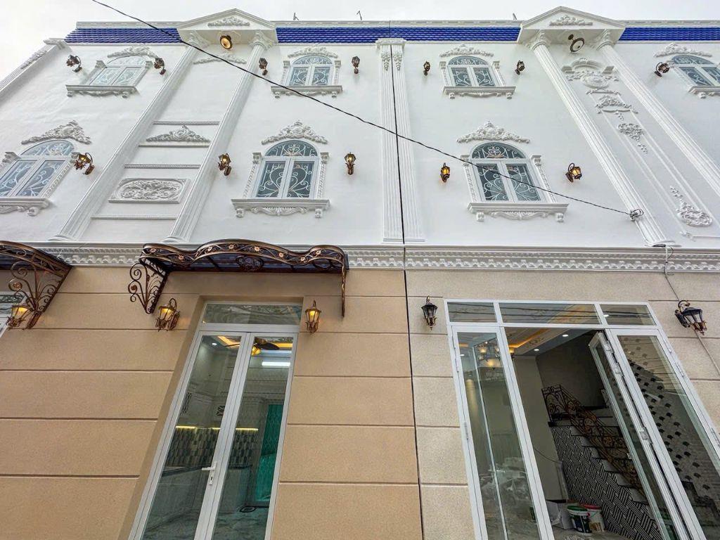 NHÀ MẶT TIỀN HẺM LIÊN TỔ 3-4 NGUYỄN VĂN CỪ - CÓ THỂ KINH DOANH