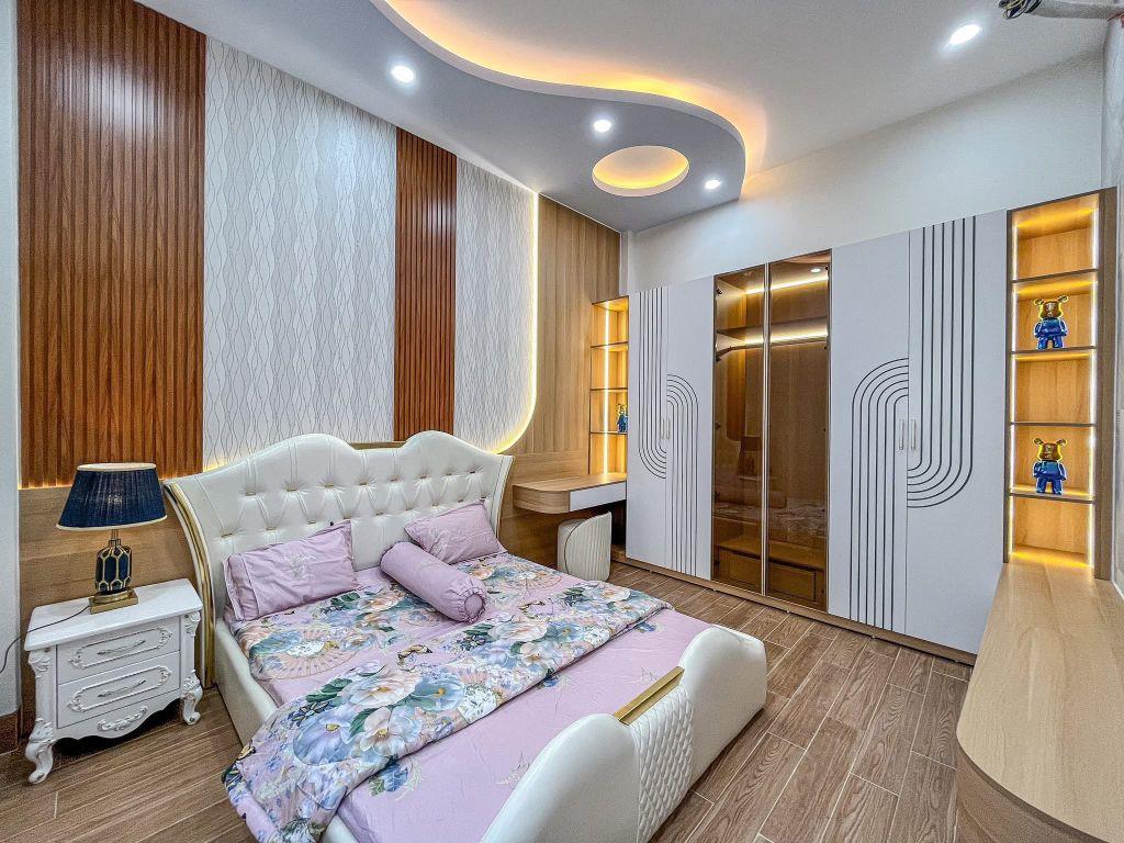 NHÀ MẶT TIỀN HẺM LIÊN TỔ 3-4 NGUYỄN VĂN CỪ - CÓ THỂ KINH DOANH