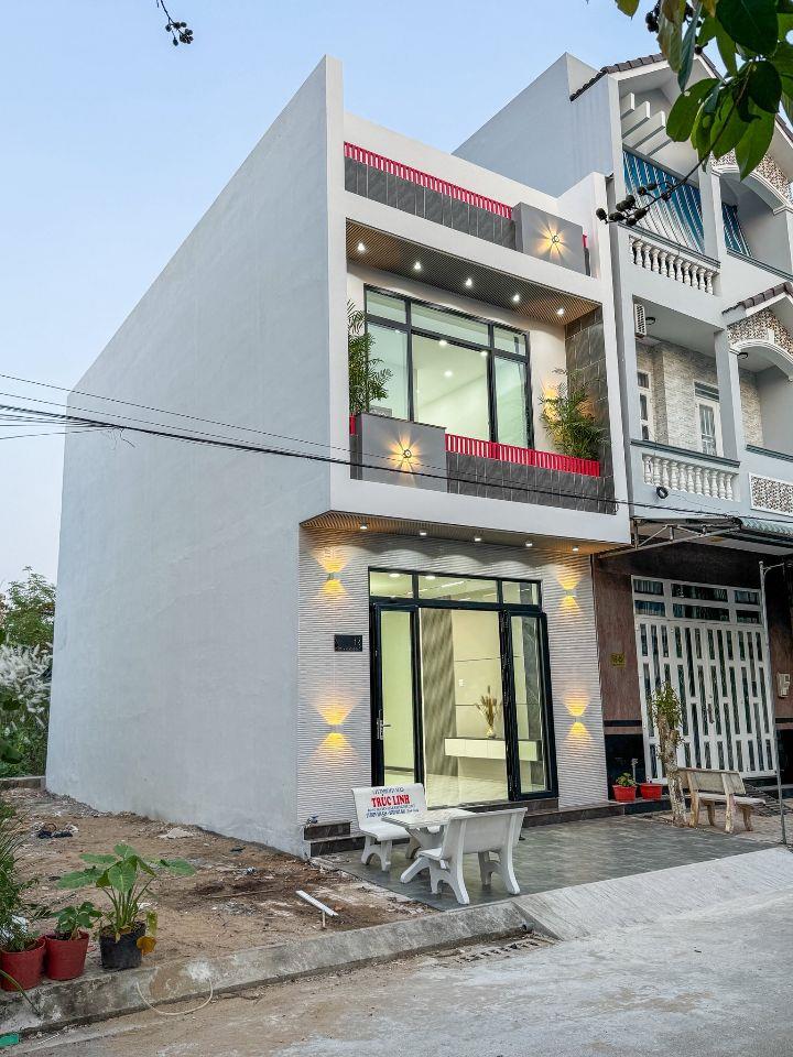 NHÀ TRỆT LẦU KDC HỒNG LOAN - ĐOẠN GẦN CHỢ