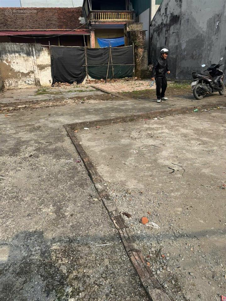 Chinh chủ ban 
42 m 
sát chợ đan nhiễm , khảnh hà