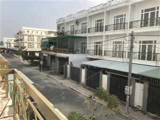 Bán nhà phố liền kề chính chủ huyện cần đước long an