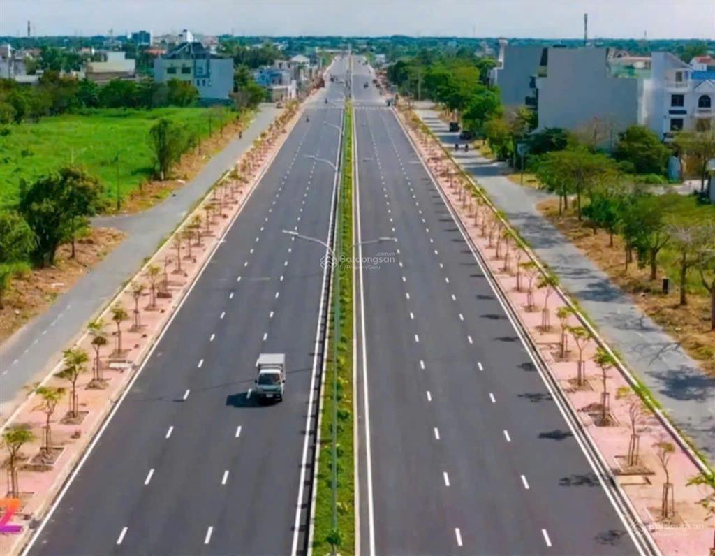 Khu dân cư phong phú 4, bán lô đất nền mặt tiền đường 18. giá 6tỷ200tr