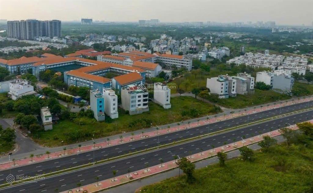 Bán lô đất 8mx18m sổ đỏ. ngân hàng cho 70%.  hải 0922 113 ***