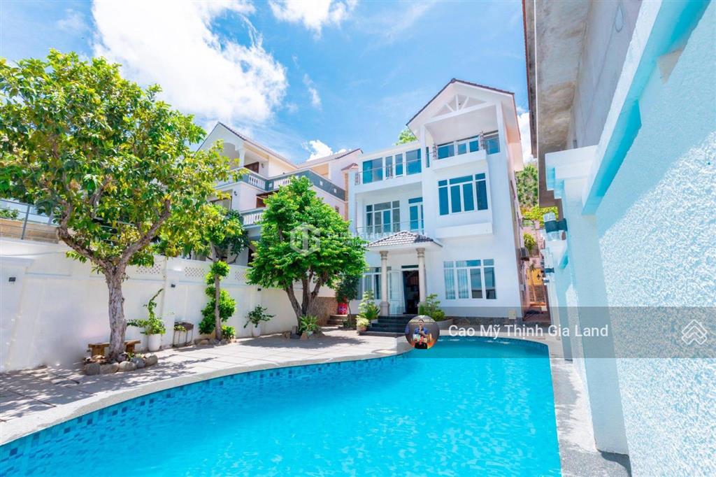 Bán biệt thự view biển bãi dâu  ngay gần cầu cần giờ  ngang 12m  đã hoàn công  sở hữu lâu dài