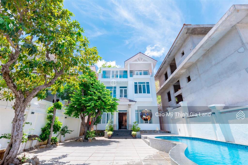 Bán biệt thự view biển bãi dâu  ngay gần cầu cần giờ  ngang 12m  đã hoàn công  sở hữu lâu dài