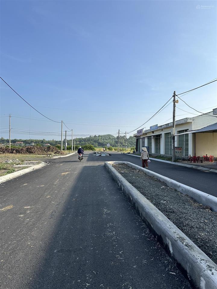 Chính chủ tôi cần bán lô đất biển tại chợ yến  kdn biển tuy an