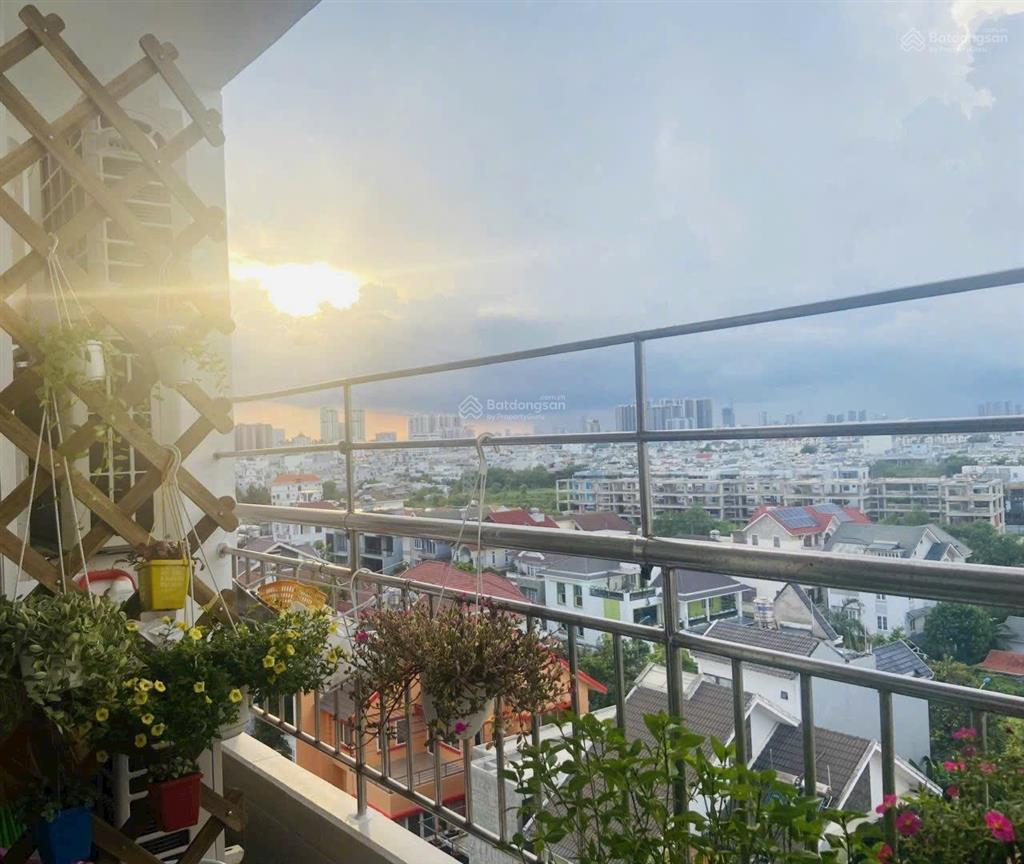 Bán căn hộ vstar, phú thuận, quận 7, giá 4,6 tỷ, 97m2  2pn  2wc. nhà full nt .  0923 137 ***