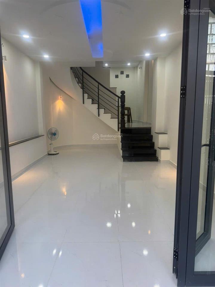 Bán nhà đường số 5 gần chợ lý phục man q7 1 trệt 2 lầu sân thượng. 4pn. giá 10,5 tỷ.  0923 137 ***