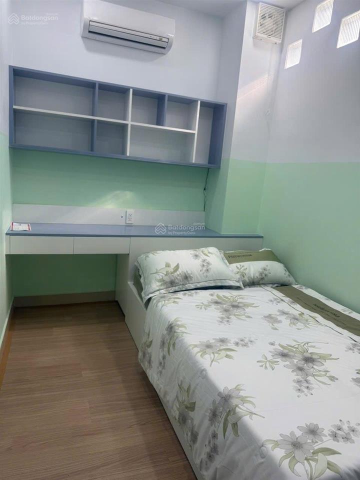 Bán nhà đường số 5 gần chợ lý phục man q7 1 trệt 2 lầu sân thượng. 4pn. giá 10,5 tỷ.  0923 137 ***