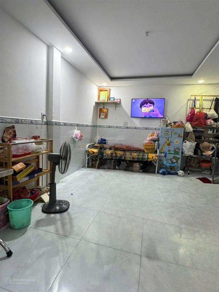 Bán nhà sổ riêng. hẻm 39 lưu trọng lư. 1 trệt + 1 lầu. 2pn + 2wc. giá 3,990 tỷ.  0901 311 ***