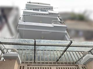 Chính chủ gửi bán gấp căn nhà đường bạch vân, p5 q5  55m2 5 tầng, 5pn 4wc  a4, hoàn công đủ