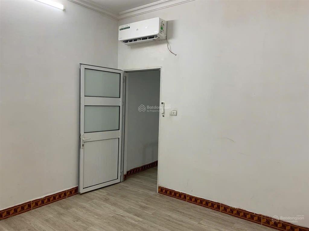 Bán nhà nguyễn văn cừ 30m, 3.5 tầng, 3 ngủ ở ngay cách ô tô 5m chỉ nhỉnh 5 tỷ