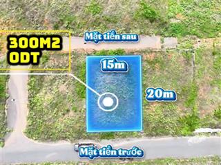 Một lô đất sát biển, 2 mặt tiền, nằm giữa resort triệu đô mà giá chỉ 19 triệu/m2
