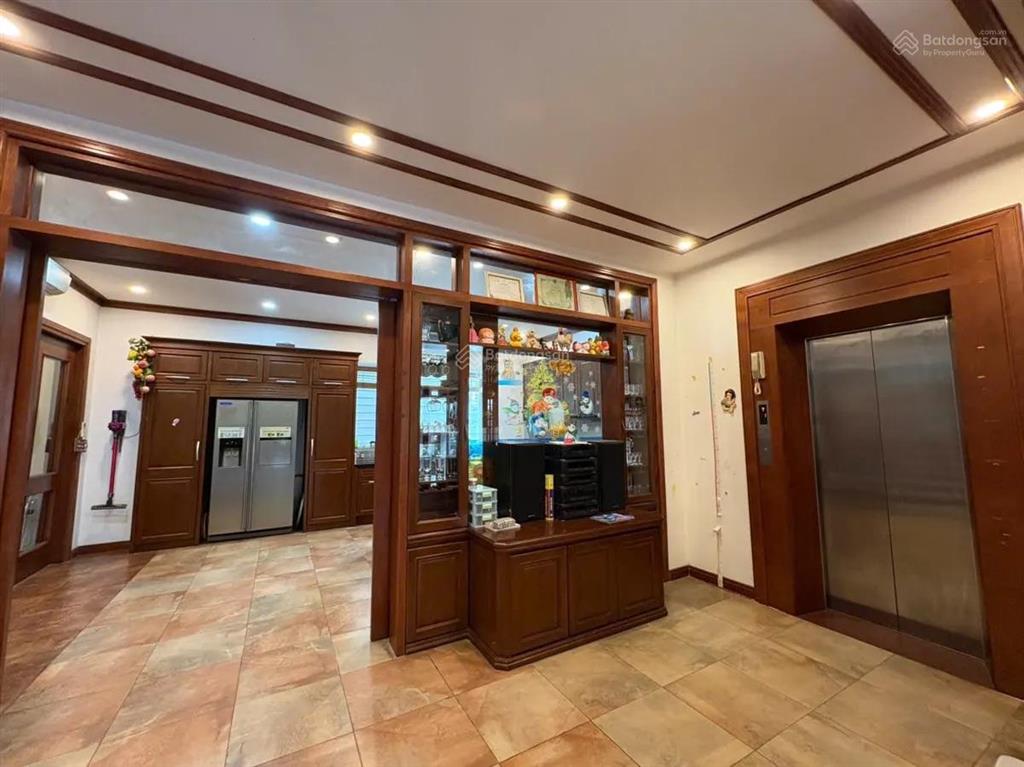 Siêu phẩn biệt thự vườn đào diện tích 235m2 6 tầng mặt tiền 15m giá 129 tỷ .