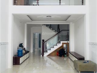 Nhà phố 1 trệt, 1 lửng, 2 lầu tại kdc nam long phú thuận