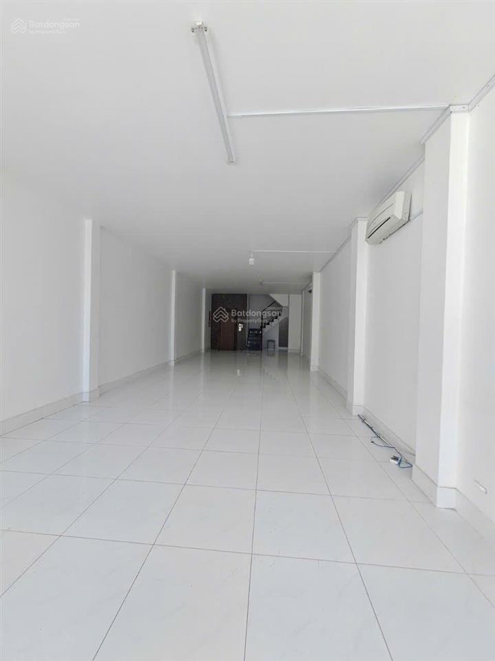 Nhà cho thuê nguyên căn trống suốt làm vp, cty