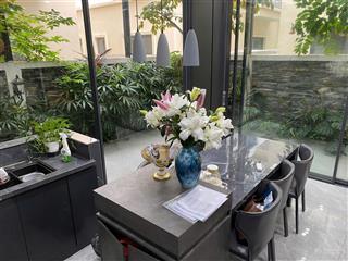 Hạ giá bán gấp liền kề xẻ khe sao biển 98m2 giá chỉ 12,7 tỷ  cạnh công viên 7.5ha và chung cư