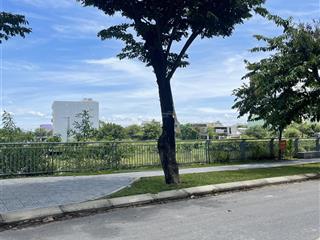Bán lô đất mt phạm viết chánh  cẩm lệ  view hồ mát mẻ  dt gần 100m2  đường 7,5m giá tốt