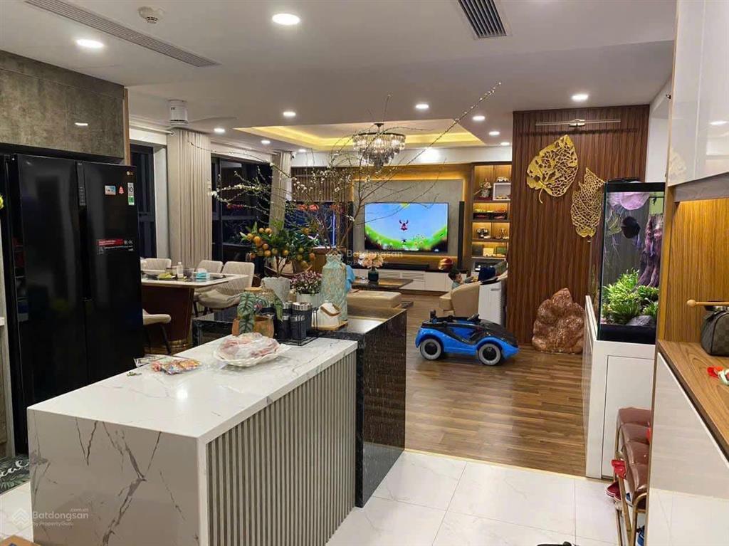 Chính chủ bán gấp căn góc chung cư sky light minh khai 130m2 full nội thất mới đẹp 10.x tỷ