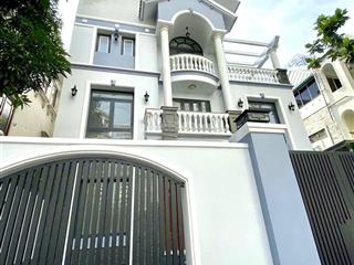 Cho thuê villa 12c kỳ đồng, phường 9, quận 3 (diện tích ngang 10m  có thang máy)