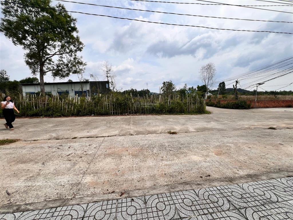 Bán đất mặt tiền đường trung đoàn 14m, 120 m2 có thổ cư 100m, giá chỉ 2,3 tỷ