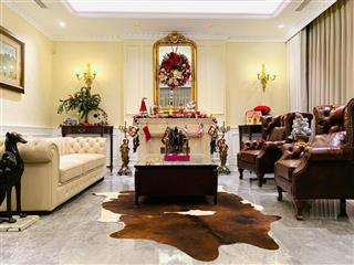 Định cư nước ngoài cần bán nhanh căn biệt thự full nội thất, giá tốt