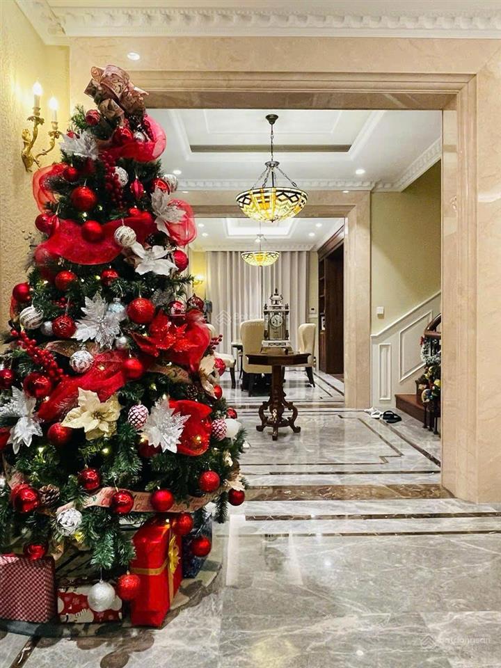 Định cư nước ngoài cần bán nhanh căn biệt thự full nội thất, giá tốt