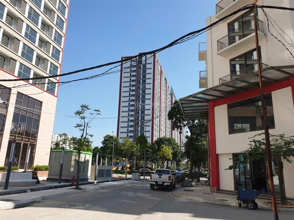 Cần tiền bán gấp căn shophouse 76,3m 20 tỷ, hoàn thiện mặt ngoài, sổ đỏ cất két