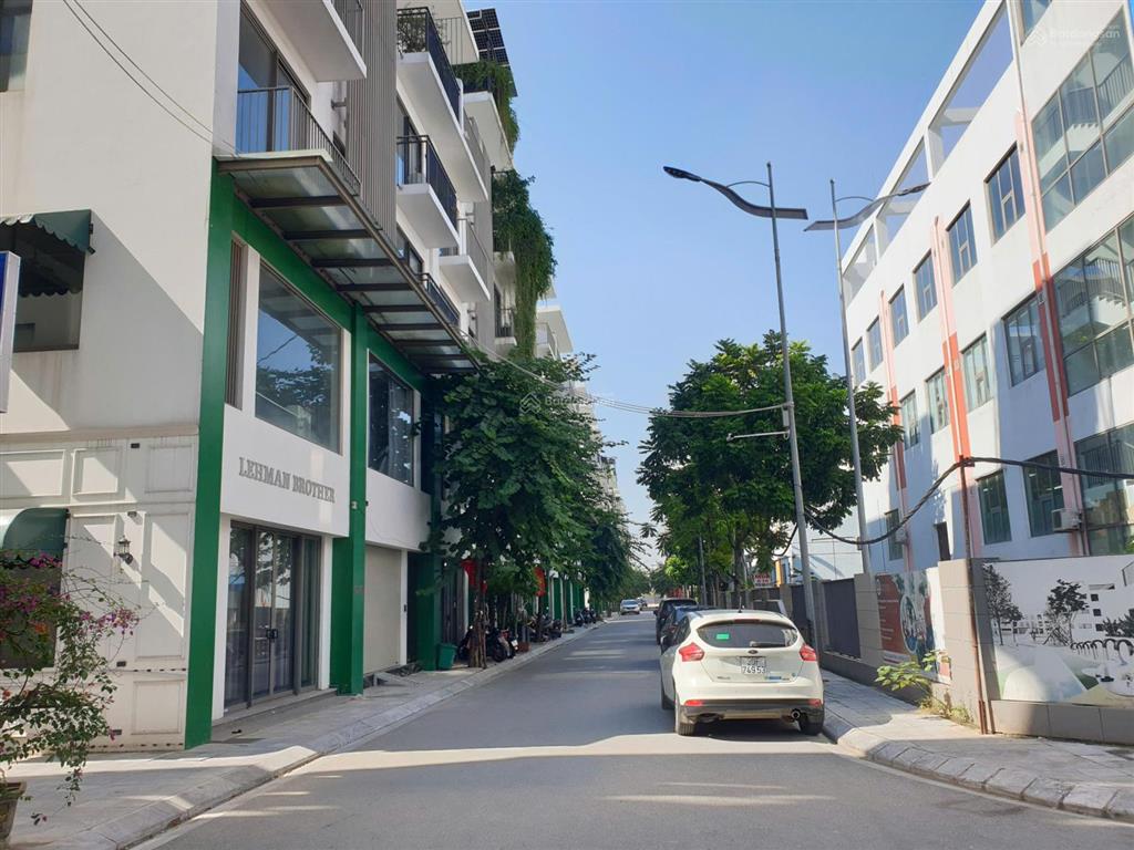 Cần tiền bán gấp căn shophouse 76,3m 20 tỷ, hoàn thiện mặt ngoài, sổ đỏ cất két