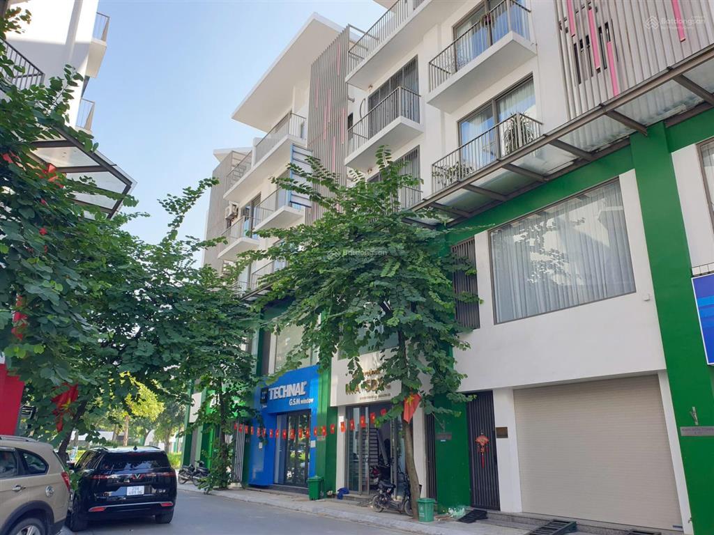 Cần tiền bán gấp căn shophouse 76,3m 20 tỷ, hoàn thiện mặt ngoài, sổ đỏ cất két