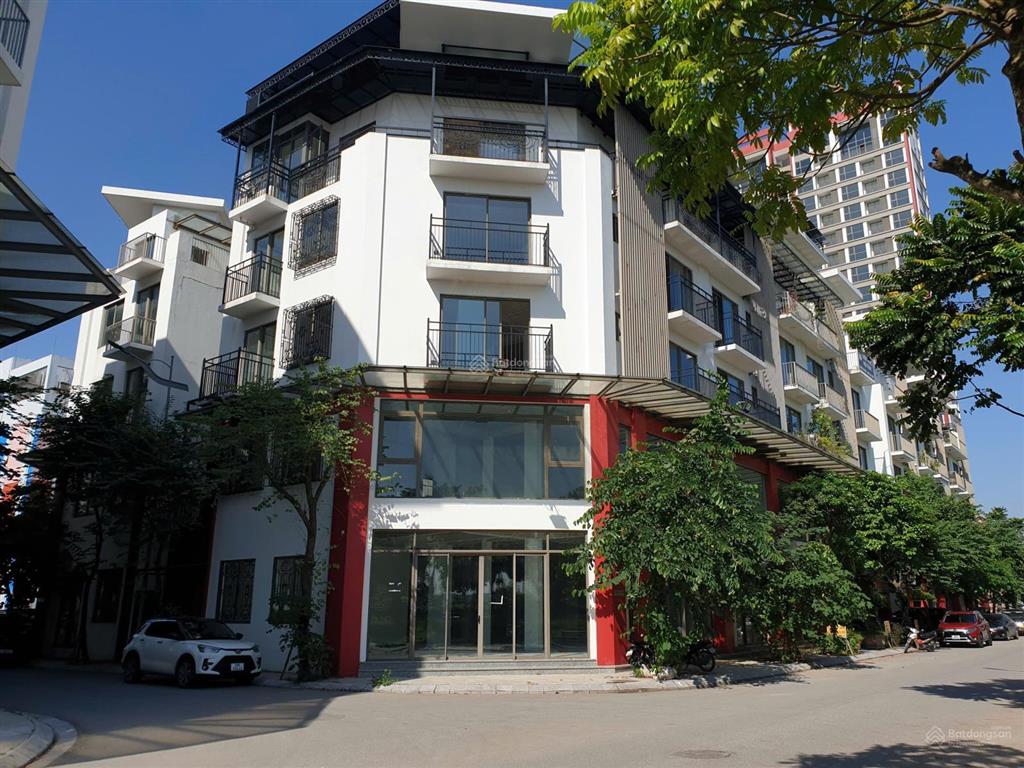 Cần tiền bán gấp căn shophouse 76,3m 20 tỷ, hoàn thiện mặt ngoài, sổ đỏ cất két